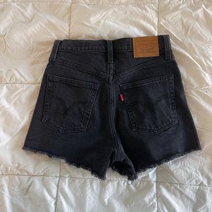 Levi’s Ribcage Shorts